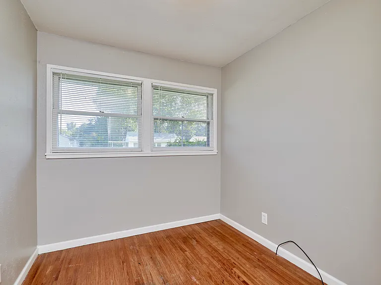 446 Cameron Rd — Photo 10