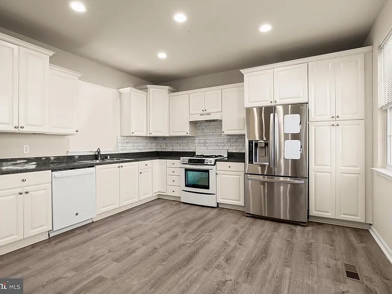 1 Karendale Ct — Photo 33