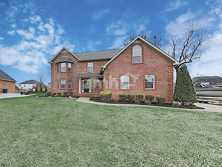1305 Bantry Dr — Photo 1