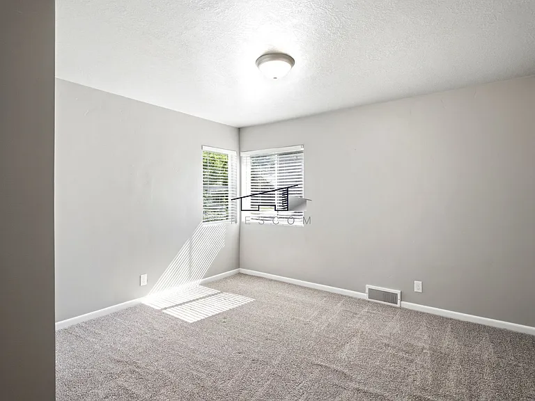 3729 Jackson Ave — Photo 15