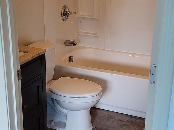 3rd image of 3555 Lincoln Ave #9