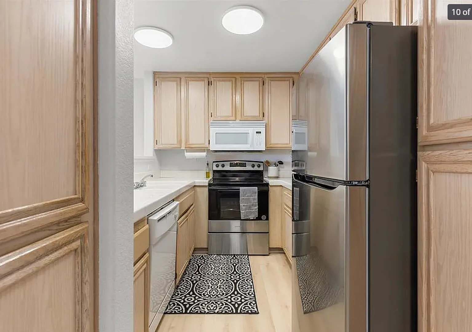2 Bedroom Condo in Fashion Valley — Photo 4