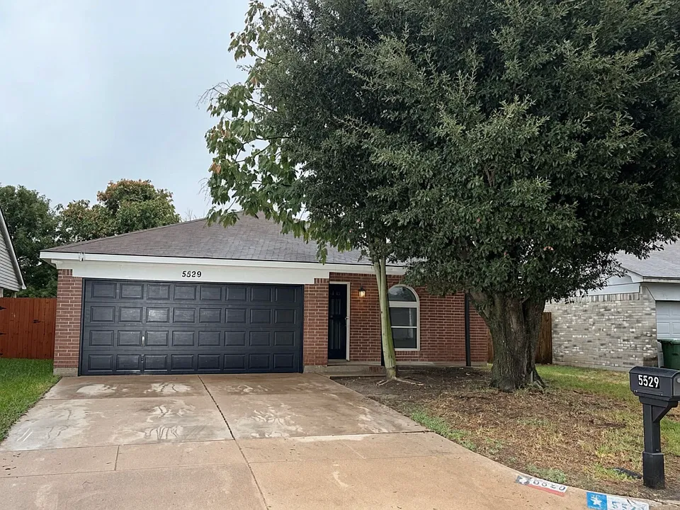 5529 Four Winds Dr