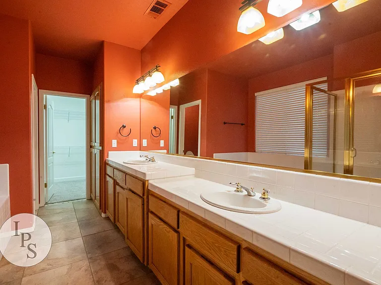 1891 E Oak Haven Dr — Photo 22