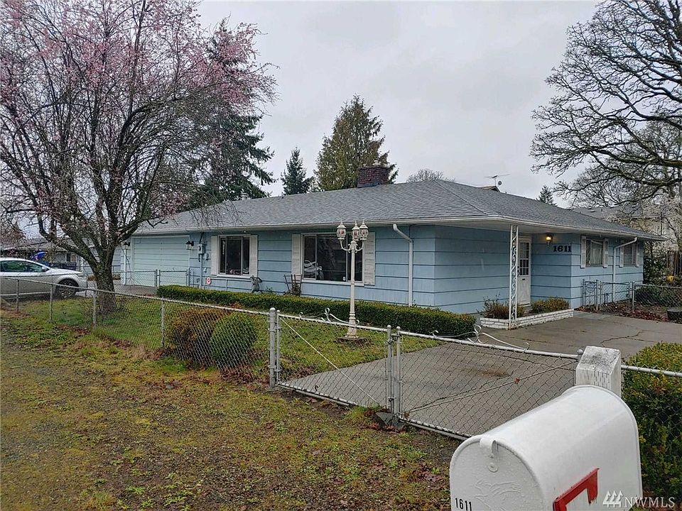1st image of 1611 117th St S