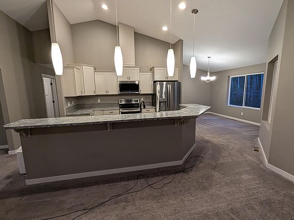 3rd image of 423 NW Sword Fern Ln