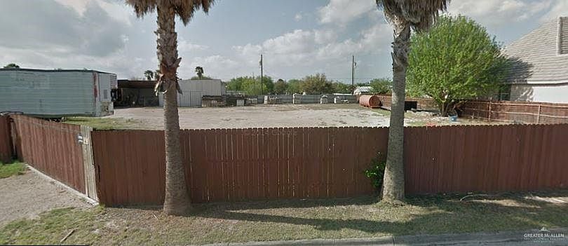 1st image of 1305 Samantha St