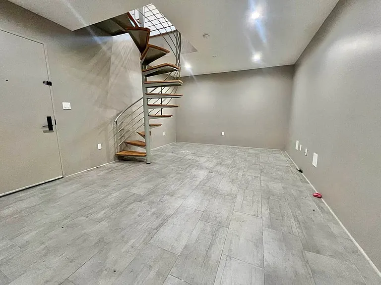 2807 Snyder Ave #1A — Photo 9