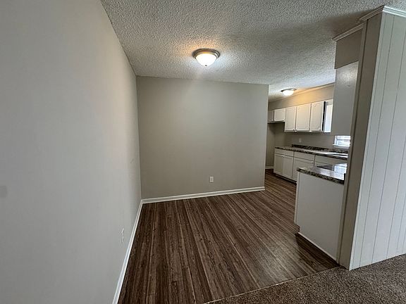 4th image of 1502 Northwoods Dr