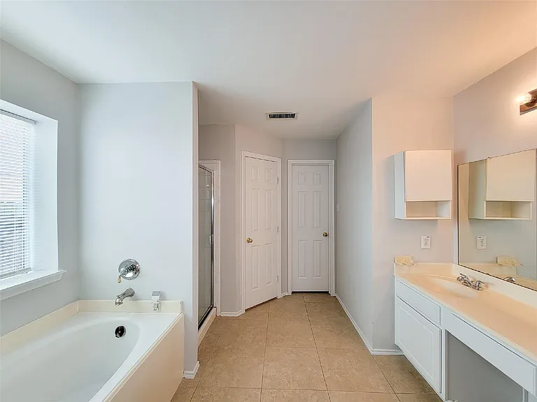 19726 Lindenfield Ct — Photo 30