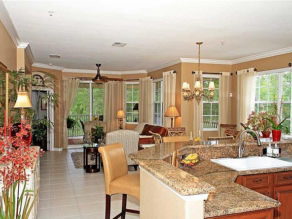 4th image of 4843 Hampshire Ct APT 207