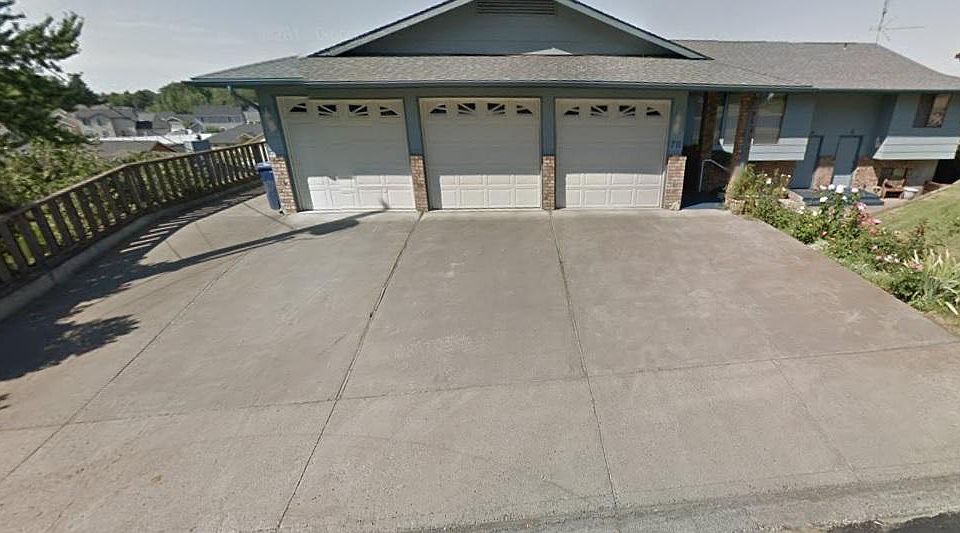 1st image of 711 SE 4th St APT C