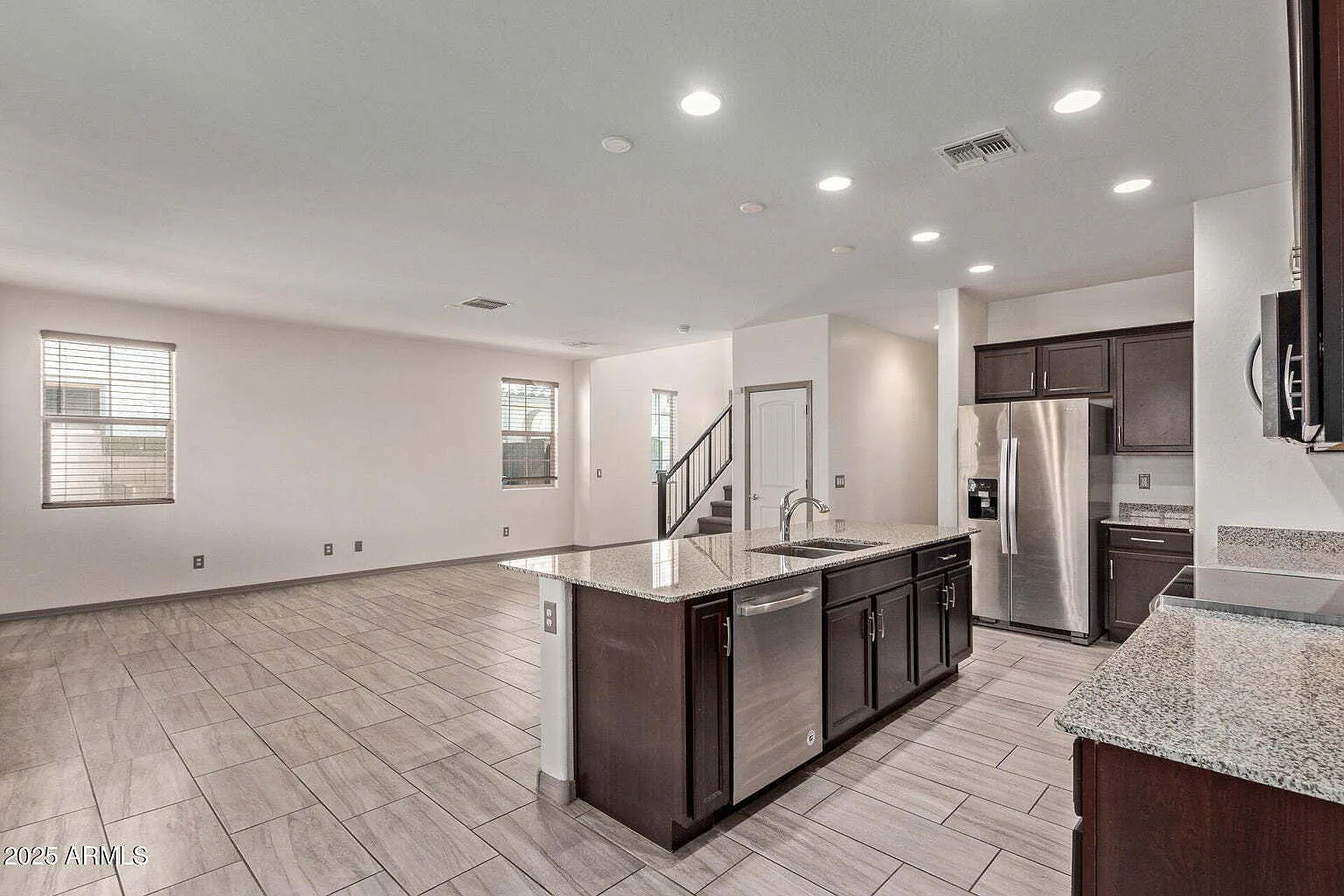 3 bed, 2.5 bath, 2095 sqft, $2,700 — Photo 3