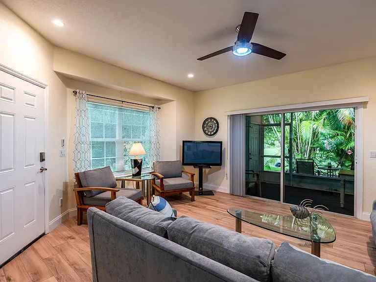 1901 Westminster Cir #6 — Photo 22