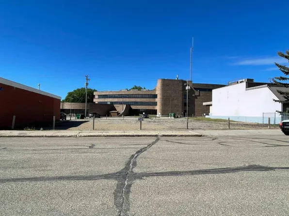 5103 50th Ave, Ponoka, AB T4J 1J1