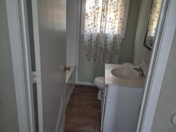 4th image of 124 Eastwood Dr