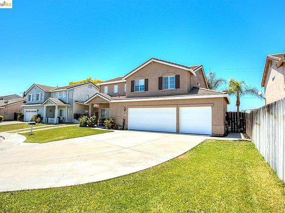3rd image of 4027 N Coral Ct