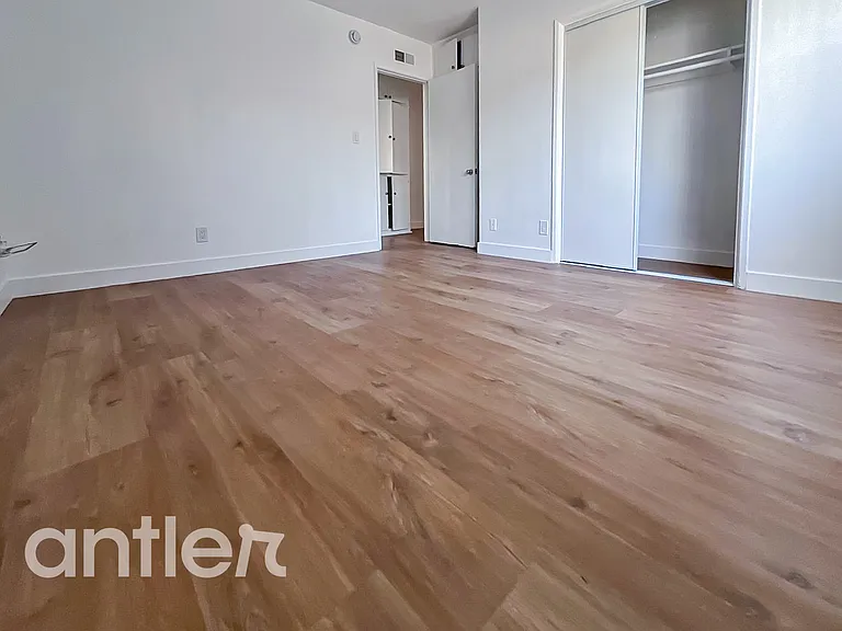 3917 Stevely Ave #B1 — Photo 5
