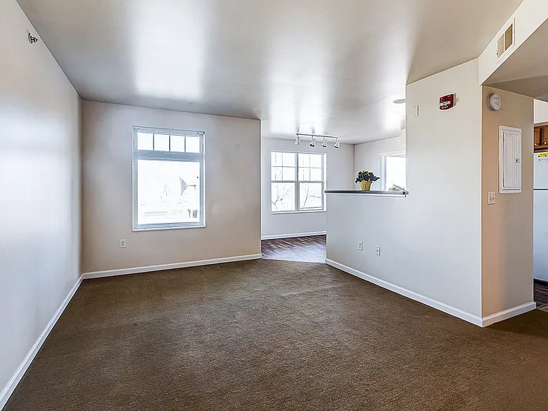 Fairfield Apartments — Photo 16