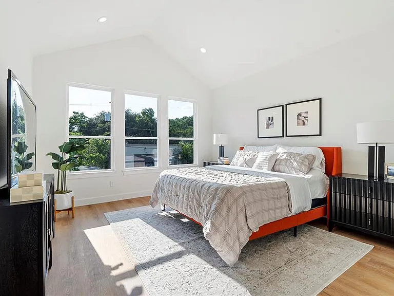 6321 Foster St — Photo 5