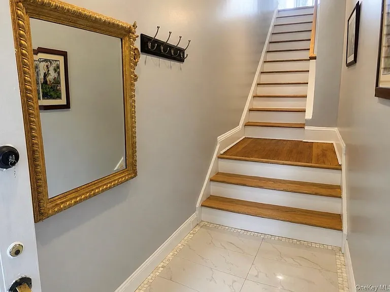 49 Hempstead Ave — Photo 2