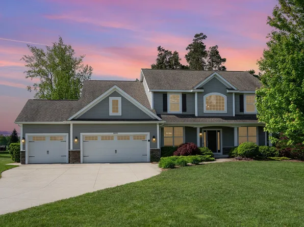 8855 Waters Edge Ct, Freeland, MI 48623