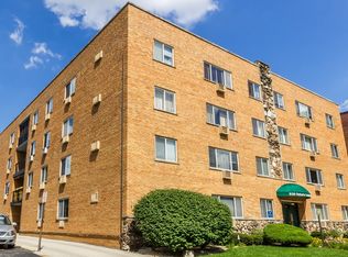 930 Ontario St APT 4E, Oak Park, IL 60302