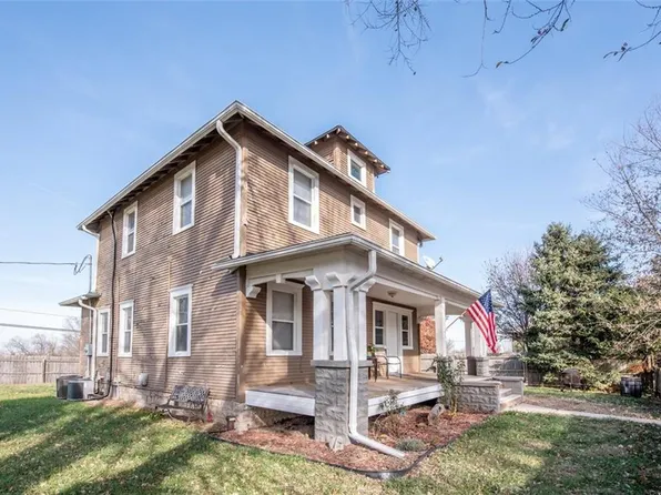 605 N 8th St, Savannah, MO 64485