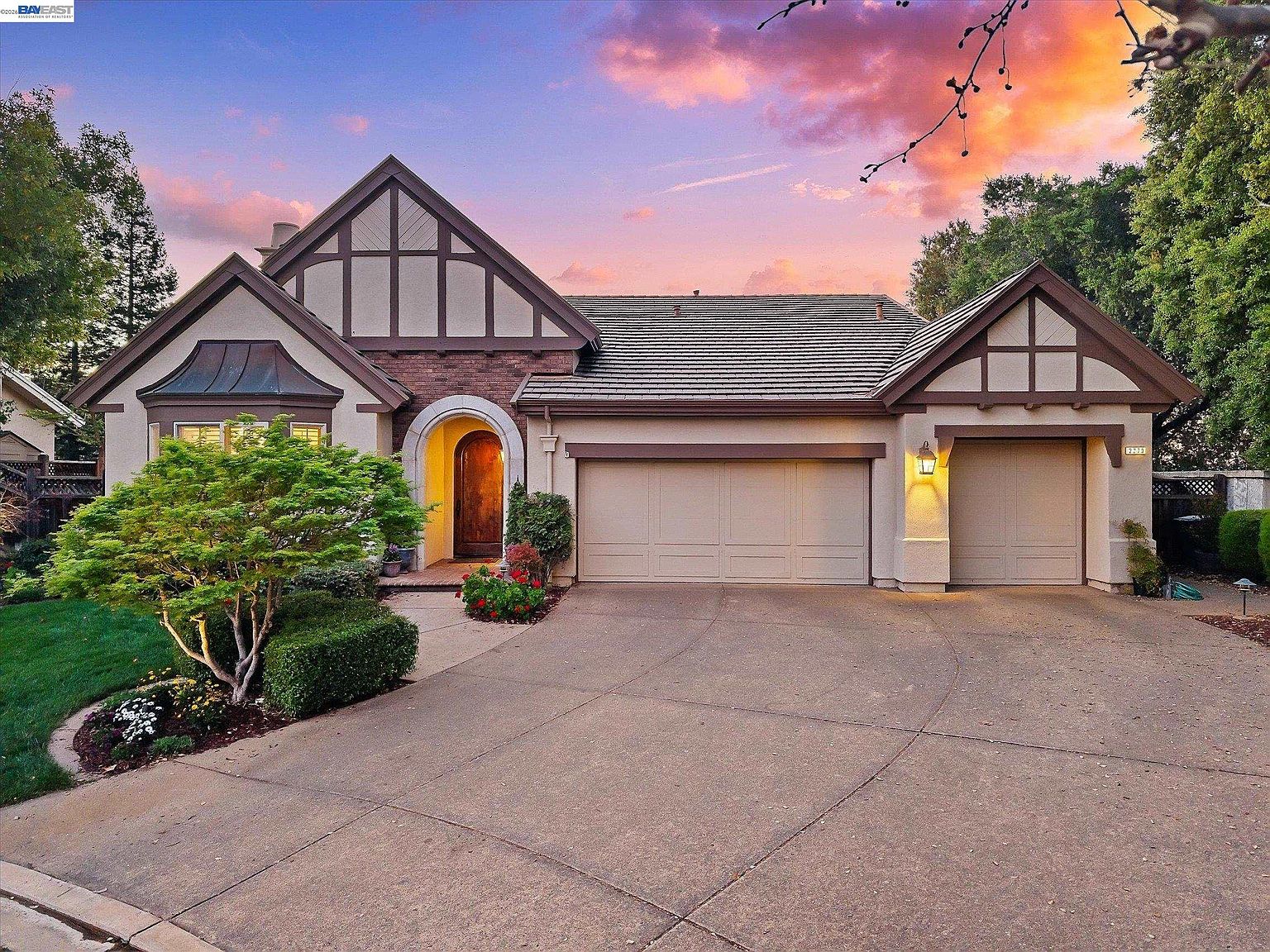 2270 Doccia Ct