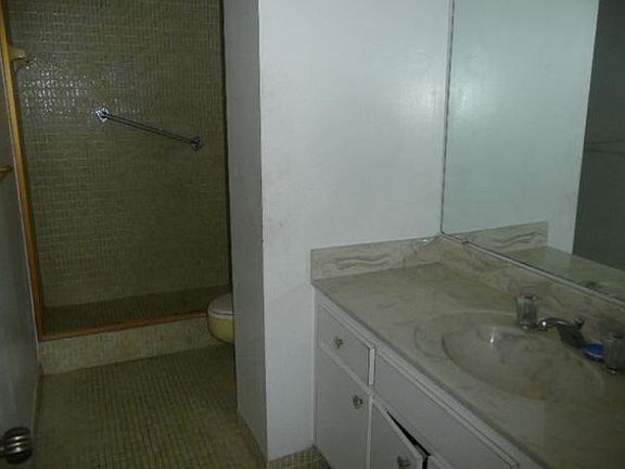 5th image of 4350 Hillcrest Dr APT 218