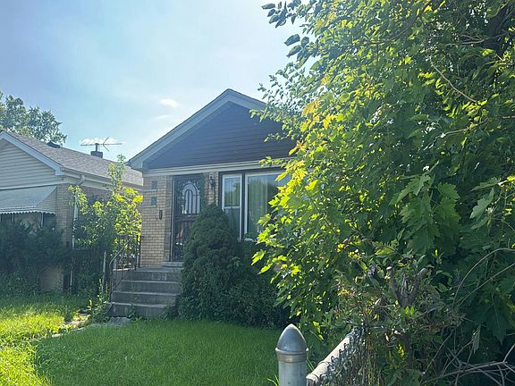 2nd image of 10052 S Eggleston Ave