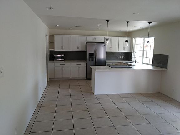 2nd image of 306 W Wickieup Ln