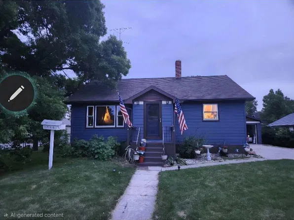 403 W Elm St, Parkston, SD 57366