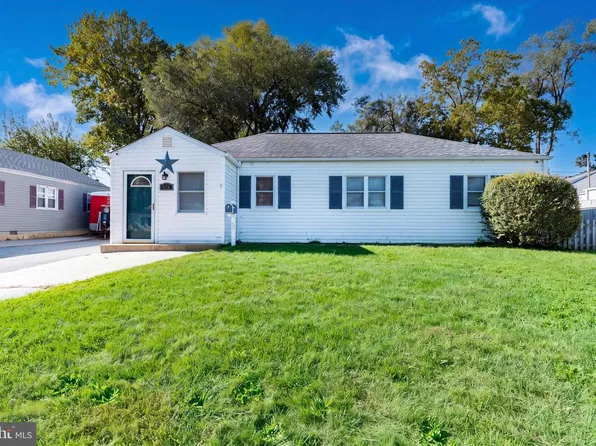 55 Robinson Dr, New Castle, DE 19720