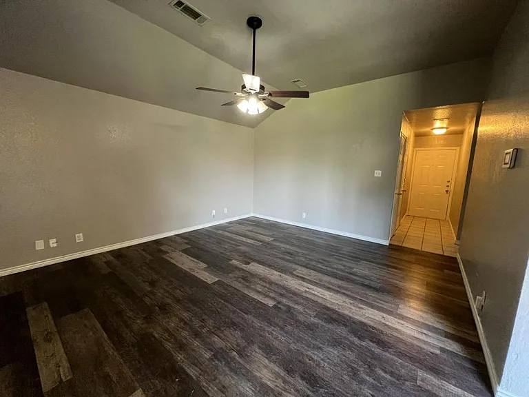 3607 Crescent Dr — Photo 10