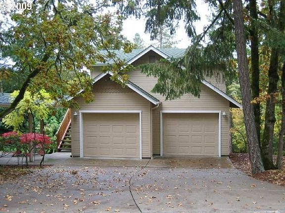 Garage w/Guest Suite