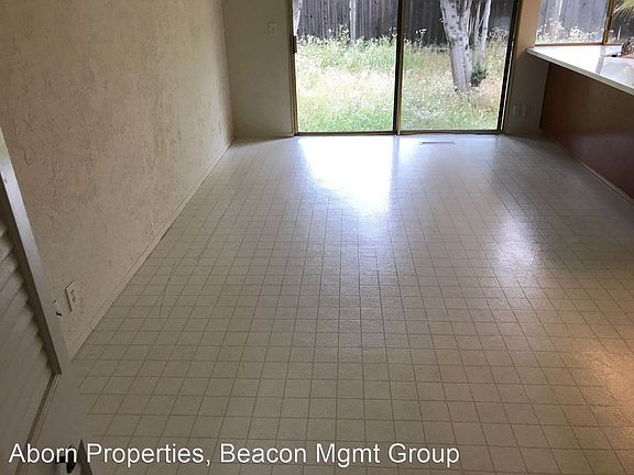 4th image of 4052 Forestwood Dr