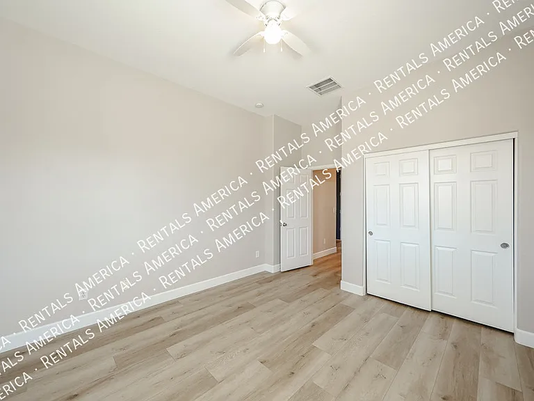 18676 E Braeburn Ln — Photo 17