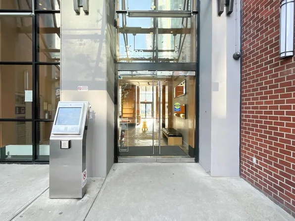 928 Homer St #407, Vancouver, BC V6B 1T7