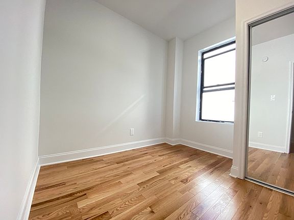 4th image of 90 Convent Ave #5556