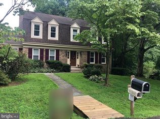 1215 Delta Glen Ct, Vienna, VA 22182