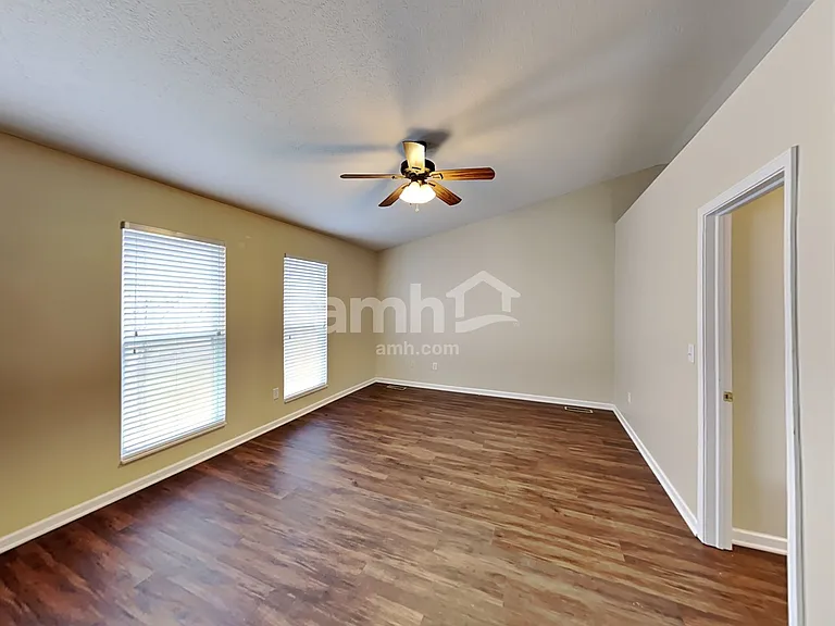 338 Calebs Ct — Photo 11