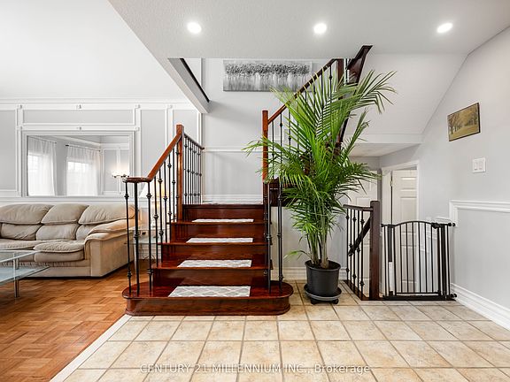 4th image of 33 Fletchers Creek Blvd