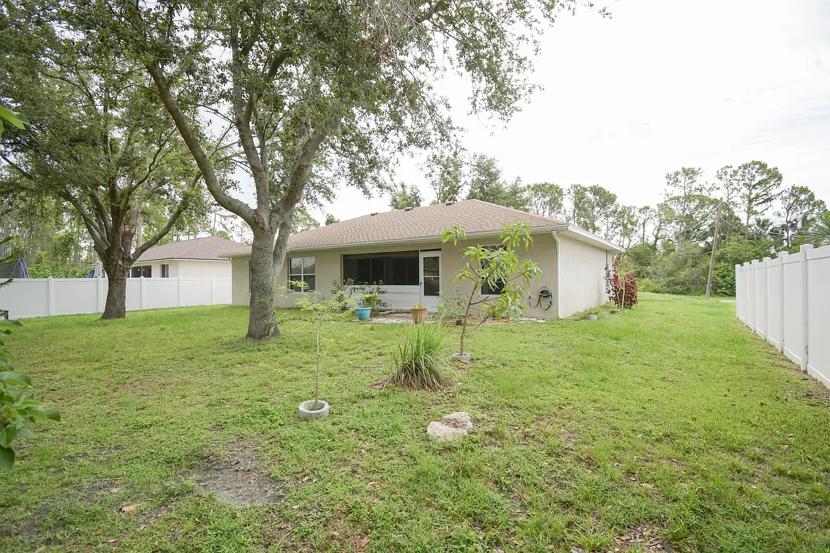Building Photo - 4913 Cromey Rd
