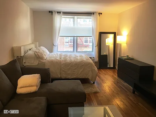 Rented by Citi Habitats | media 8