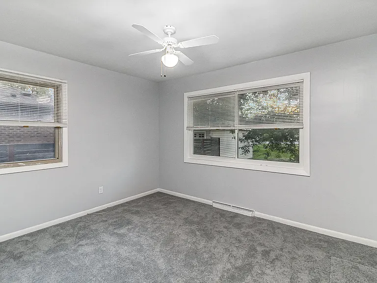 8134 Howard Ave — Photo 9