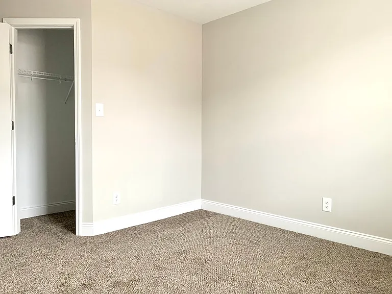712 Banister Dr — Photo 35