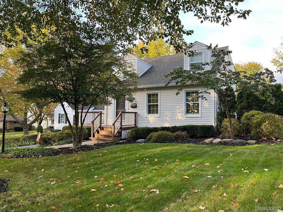 1st image of 440 Eaton Dr
