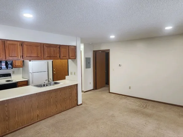 36 Plex - Village Green Apartments