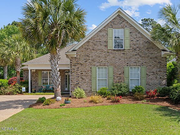 3rd image of 668 Creekway Circle SE